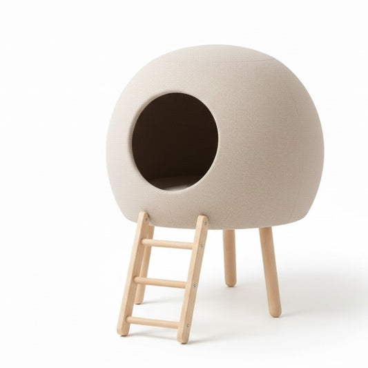 Kattenhuis op poten met ronde koepel en ladder